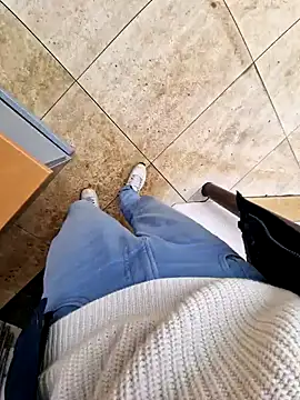 Snapshot of Lorent6969 chatting on 01-27-25, 12:05 Lorent6969 online show from 01-27-25, 12:05