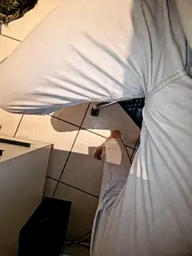 Snapshot of Lorent6969 chatting on 03-16-25, 04:52 Lorent6969 online show from 03-16-25, 04:52