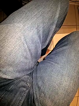 Snapshot of Lorent6969 chatting on 11-23-25, 04:23 Lorent6969 online show from 11-23-25, 04:23