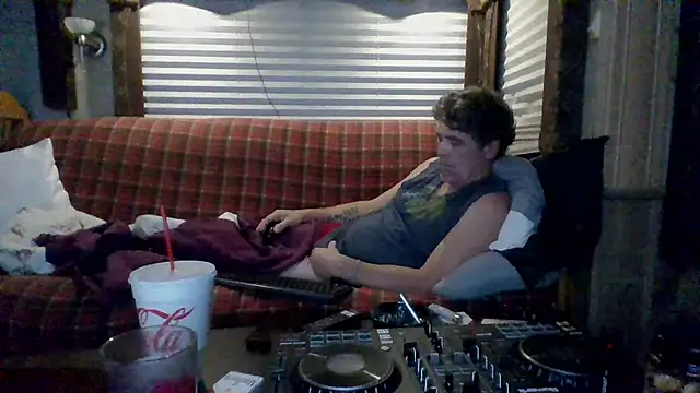 lateniter online show from 11-29-25, 11:13