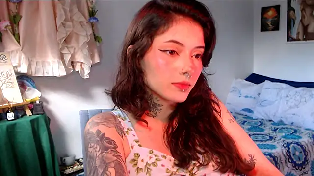 LiliJones  online show from 05-10-26, 08:58