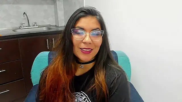 Snapshot of Luna_Dumont chatting on 02-06-25, 02:26 Luna Dumont online show from 02-06-25, 02:26