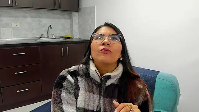 Snapshot of Luna_Dumont chatting on 02-13-25, 11:17 Luna Dumont online show from 02-13-25, 11:17