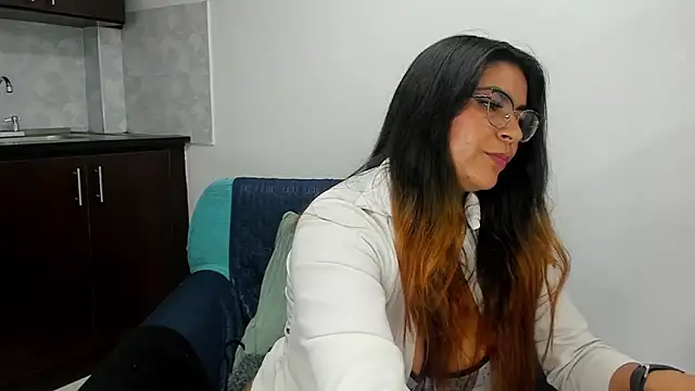 Snapshot of Luna_Dumont chatting on 02-13-25, 02:20 Luna Dumont online show from 02-13-25, 02:20