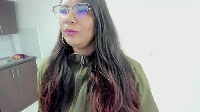 Luna Dumont online show from 11-15-25, 11:07