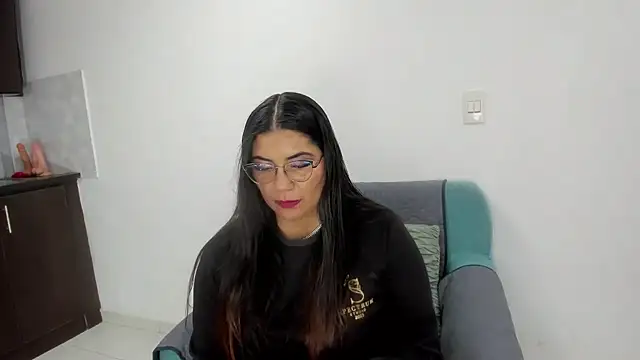 Luna Dumont online show from 11-29-25, 11:13