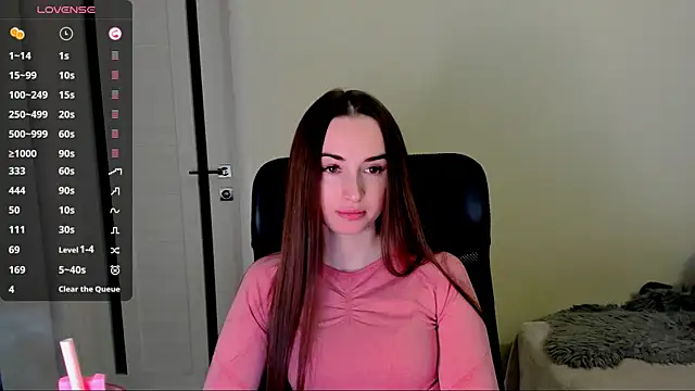 Snapshot of Kimmberr chatting on 10-27-25, 06:17 Kimmberr online show from 10-27-25, 06:17