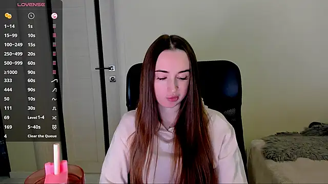 Snapshot of Kimmberr chatting on 10-30-25, 06:37 Kimmberr online show from 10-30-25, 06:37