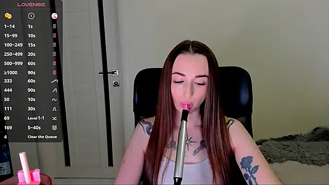 Snapshot of Kimmberr chatting on 11-29-25, 05:54 Kimmberr online show from 11-29-25, 05:54