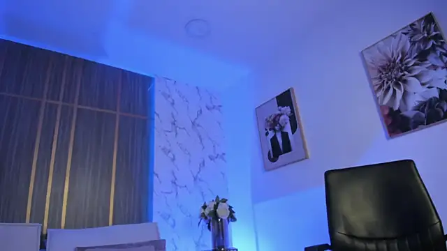 Dollar-girl online show from 03-18-26, 02:20