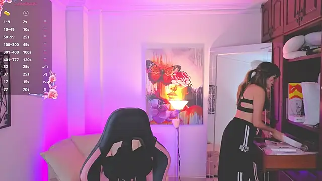 Snapshot of NATAASHA___ chatting on 10-17-25, 06:43 NATAASHA online show from 10-17-25, 06:43