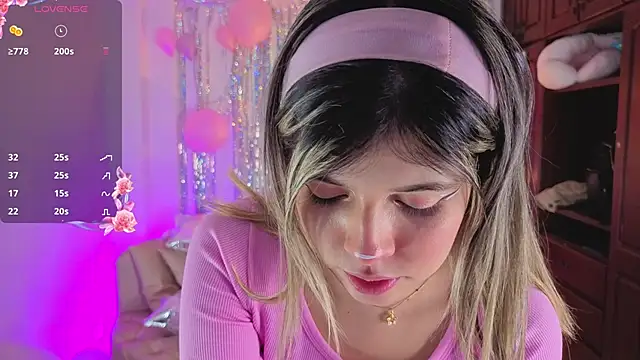 Snapshot of NATAASHA___ chatting on 04-16-26, 03:40 NATAASHA online show from 04-16-26, 03:40