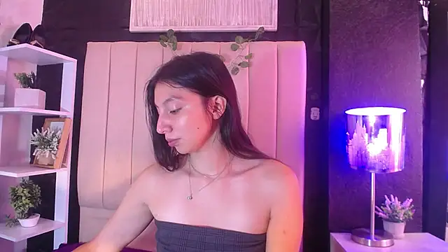 Snapshot of kendall_saenz chatting on 09-12-25, 02:17 kendall saenz online show from 09-12-25, 02:17