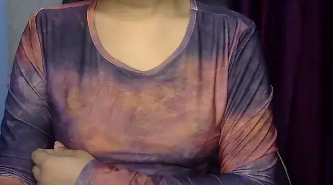 Snapshot of Karnaa_vail chatting on 01-15-25, 05:19 Karnaa vail online show from 01-15-25, 05:19