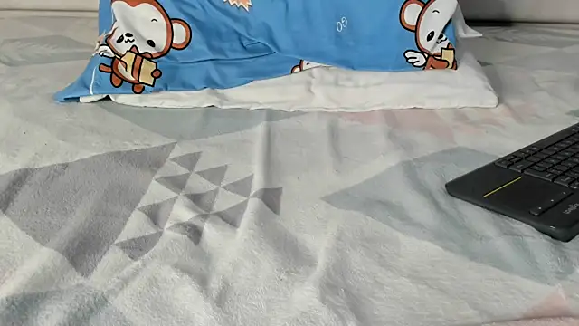 Snapshot of maybelline69 chatting on 03-09-25, 07:23 maybelline69 online show from 03-09-25, 07:23