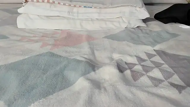 Snapshot of maybelline69 chatting on 03-13-25, 06:23 maybelline69 online show from 03-13-25, 06:23