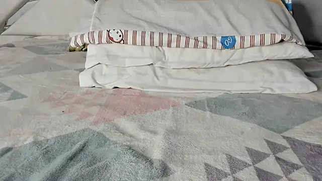 Snapshot of maybelline69 chatting on 03-19-25, 09:16 maybelline69 online show from 03-19-25, 09:16