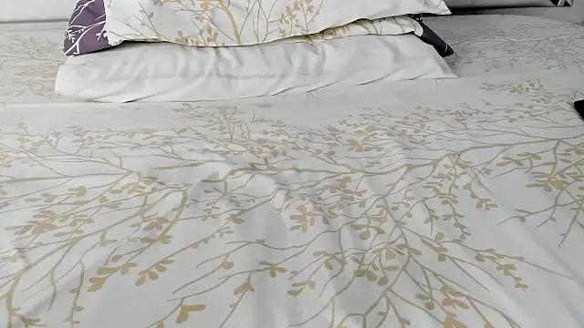 Snapshot of maybelline69 chatting on 09-10-25, 08:25 maybelline69 online show from 09-10-25, 08:25