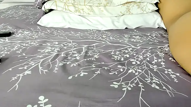 Snapshot of maybelline69 chatting on 09-23-25, 10:02 maybelline69 online show from 09-23-25, 10:02