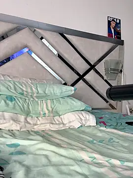 Snapshot of maybelline69 chatting on 10-14-25, 08:26 maybelline69 online show from 10-14-25, 08:26