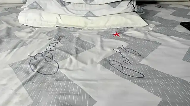 Snapshot of maybelline69 chatting on 10-20-25, 06:30 maybelline69 online show from 10-20-25, 06:30