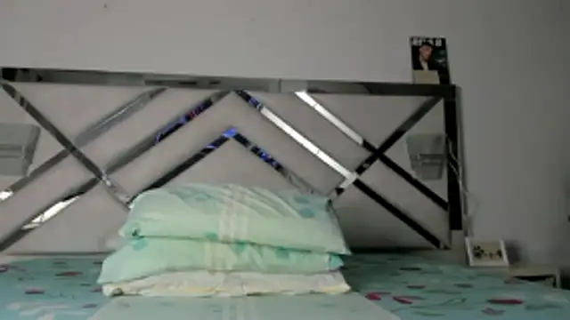 Snapshot of maybelline69 chatting on 11-04-25, 09:25 maybelline69 online show from 11-04-25, 09:25