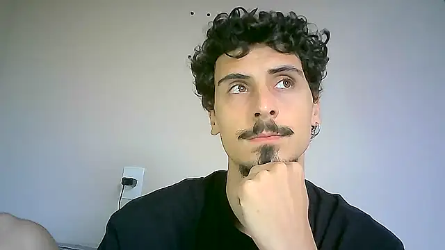 Snapshot of milkoffe chatting on 12-03-24, 01:10 milkoffe online show from 12-03-24, 01:10