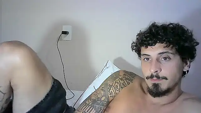 Snapshot of milkoffe chatting on 01-07-25, 02:53 milkoffe online show from 01-07-25, 02:53