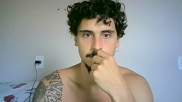 Snapshot of milkoffe chatting on 01-08-25, 04:22 milkoffe online show from 01-08-25, 04:22