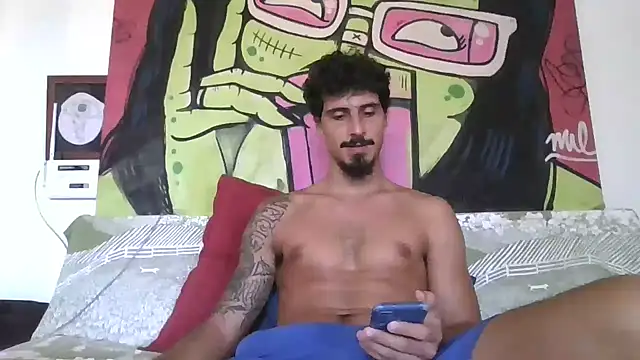 Snapshot of milkoffe chatting on 02-15-25, 04:34 milkoffe online show from 02-15-25, 04:34