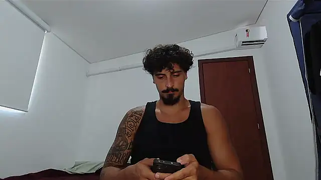 Snapshot of milkoffe chatting on 02-13-26, 02:02 milkoffe online show from 02-13-26, 02:02