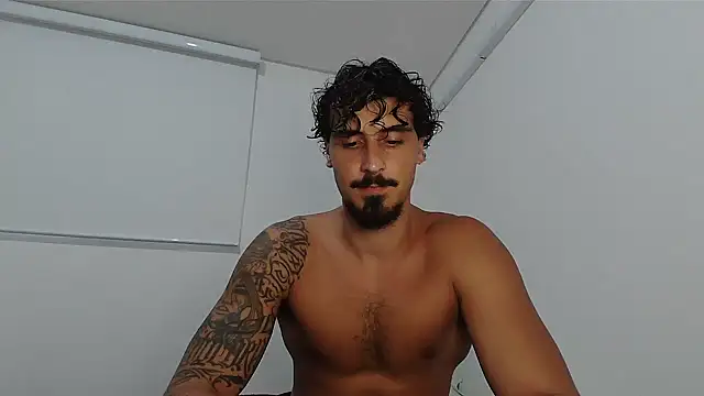 Snapshot of milkoffe chatting on 02-18-26, 09:55 milkoffe online show from 02-18-26, 09:55