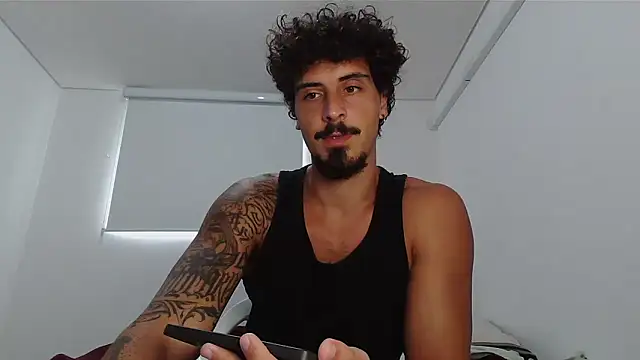 Snapshot of milkoffe chatting on 02-19-26, 12:34 milkoffe online show from 02-19-26, 12:34