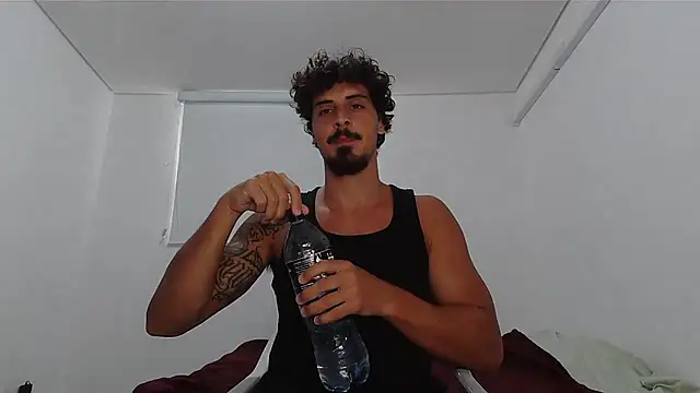 Snapshot of milkoffe chatting on 02-22-26, 02:04 milkoffe online show from 02-22-26, 02:04