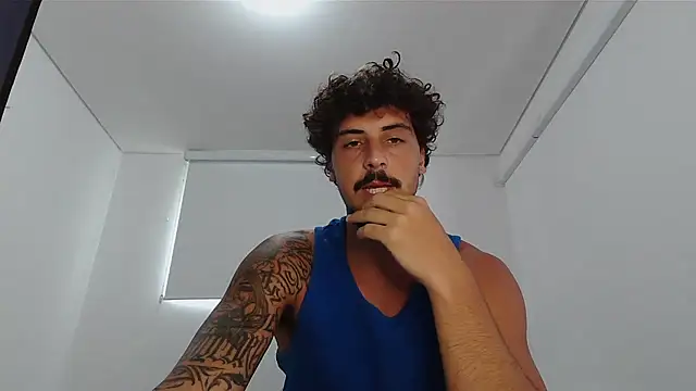 Snapshot of milkoffe chatting on 02-25-26, 02:16 milkoffe online show from 02-25-26, 02:16