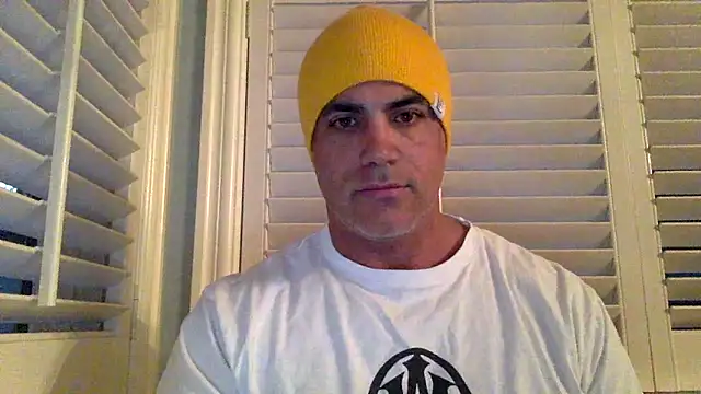Snapshot of Bad_daddy21 chatting on 10-23-25, 01:54 Bad daddy21 online show from 10-23-25, 01:54