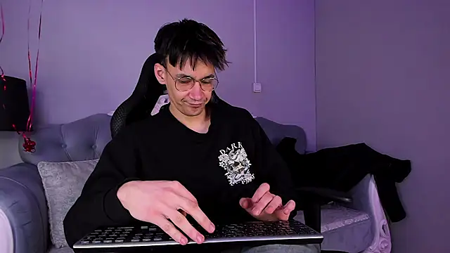 CalvinOwens online show from 02-08-25, 01:01