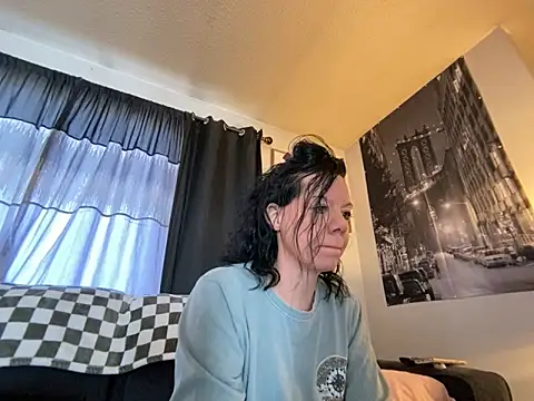 Snapshot of SidneyRaee chatting on 12-05-24, 05:17 SidneyRaee online show from 12-05-24, 05:17