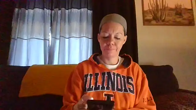 Snapshot of SidneyRaee chatting on 12-27-24, 07:46 SidneyRaee online show from 12-27-24, 07:46