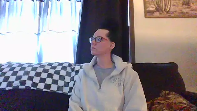 Snapshot of SidneyRaee chatting on 01-02-25, 05:39 SidneyRaee online show from 01-02-25, 05:39