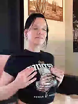 Snapshot of SidneyRaee chatting on 02-11-25, 06:44 SidneyRaee online show from 02-11-25, 06:44