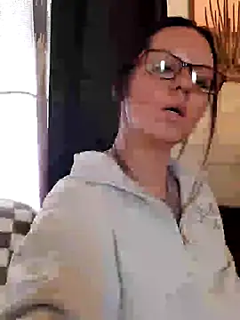 Snapshot of SidneyRaee chatting on 03-18-25, 05:42 SidneyRaee online show from 03-18-25, 05:42