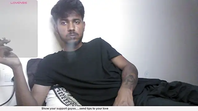 Snapshot of just_fucks chatting on 10-25-25, 08:14 just fucks online show from 10-25-25, 08:14