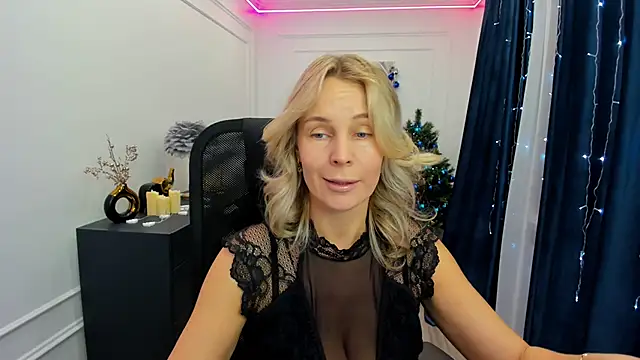 Snapshot of Sinty_Devis chatting on 12-18-25, 11:38 Sinty Devis online show from 12-18-25, 11:38