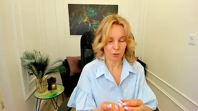 Sinty Devis online show from 05-15-26, 04:30