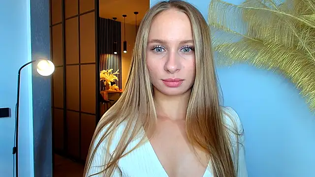 Snapshot of Mad1en chatting on 05-14-26, 07:04 Mad1en online show from 05-14-26, 07:04