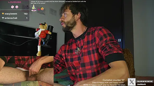 Snapshot of just_maxii chatting on 12-22-24, 02:06 just maxii online show from 12-22-24, 02:06