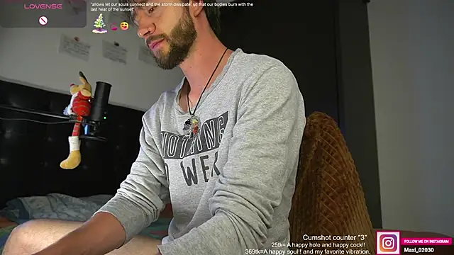 Snapshot of just_maxii chatting on 12-23-24, 11:17 just maxii online show from 12-23-24, 11:17