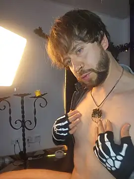 Snapshot of just_maxii chatting on 10-28-25, 11:40 just maxii online show from 10-28-25, 11:40