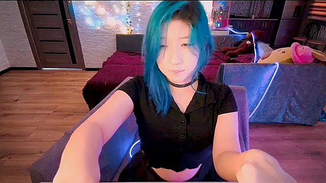 Akemilun online show from 12-22-24, 05:01